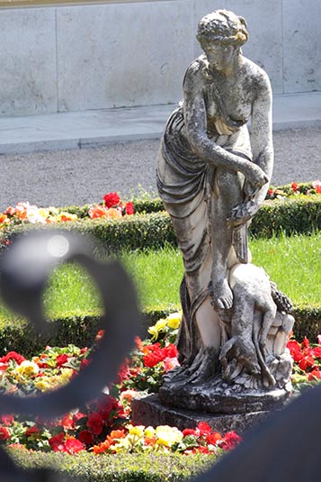 Statue, Schonbrunn Palace Gardens, Vienna, Austria