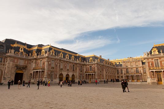 Royal Courtyard, Chateau De Versailles, Versailles, France