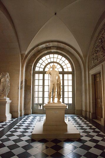 Statues, Chateau De Versailles, Versailles, France