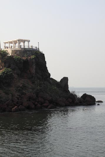 Cliff, Dona Paula, Goa