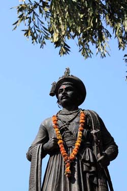 Statue, Balajirao Peshwa, Srivardhan