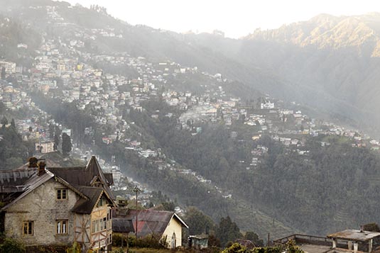 File:View over Darjeeling - West Bengal - India - 01 (12406360473).jpg - Wikimedia Commons