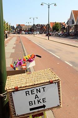 Edammerweg Street, Volendam, the Netherlands