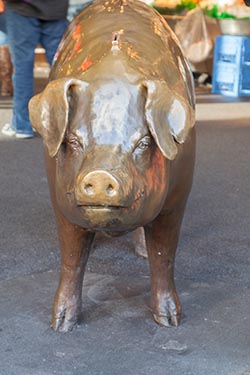 Rachel the Pig, Pike Place Market, Seattle, Washington, USA
