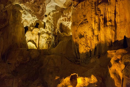 Sung Sot Cave, Cruising Halong Bay, Vietnam